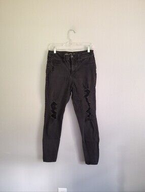 Universal Thread Black High Rise Distressed Jeggings